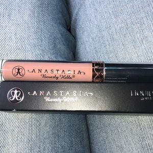 Anastasia Beverly Hills liquid lipstick -Naked